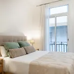 Experience Local Life In The Heart Of Gracia, * Barselona