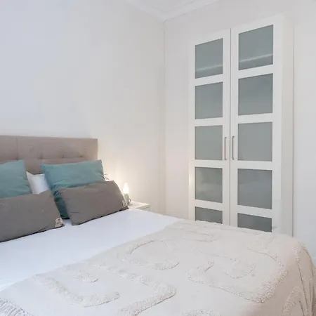 Experience Local Life In The Heart Of Gracia Βαρκελώνη