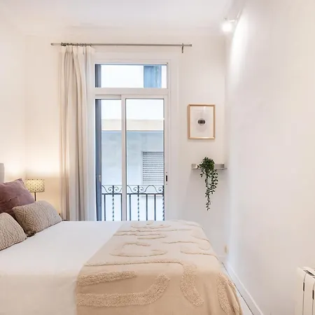 Experience Local Life In The Heart Of Gracia