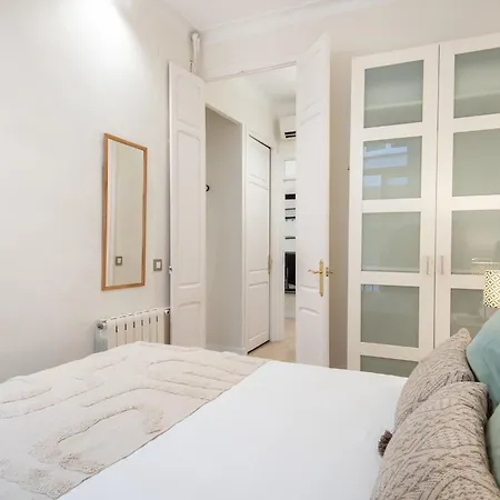 Daire Experience Local Life In The Heart Of Gracia, Barselona