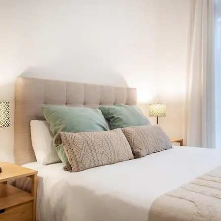 Experience Local Life In The Heart Of Gracia, Daire